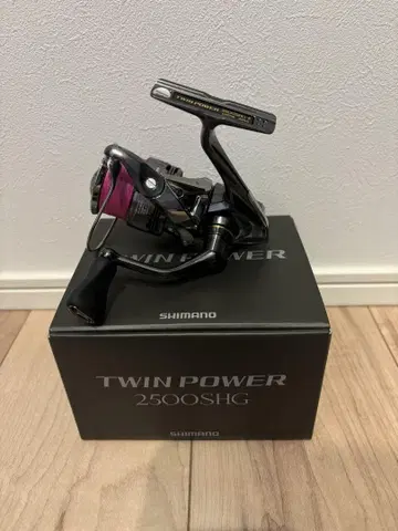 SHIMANO 24 TWIN POWER 2500SHG