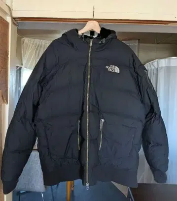 The North Face 블랙 다운 자켓 550