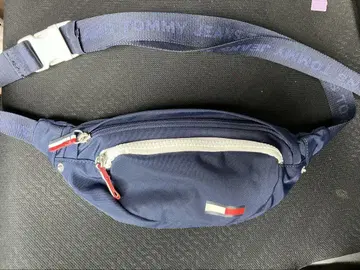 새상품급 Tommy jeans 네이비 바디백