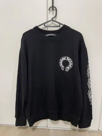 블랙 트레이닝복