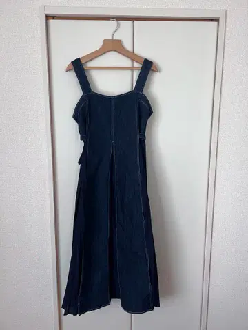 다크 데님 플리츠 원피스