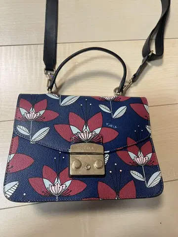 FURLA의 백