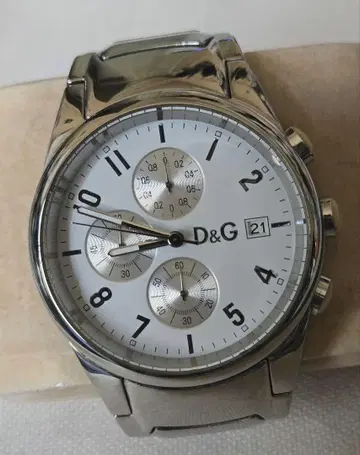 D&G 크로노그래프 손목시계 실버 하자품