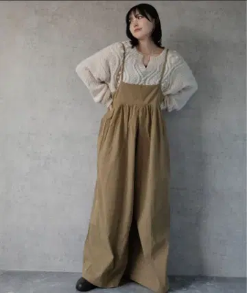 베이지 살로펫 코튼 소재