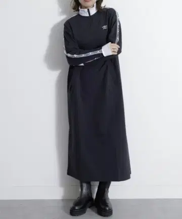 UMBRO 지퍼 원피스 / UNDOVE 한정판