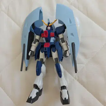 조립 완료 HG 아비스 건담