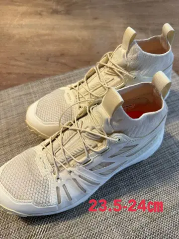 MAMMUT 화이트 하이컷 스니커즈 23.5-24cm
