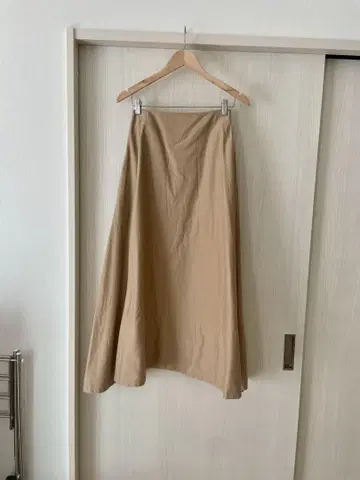 MADISONBLUE 베이지 플레어 스커트 01 사이즈