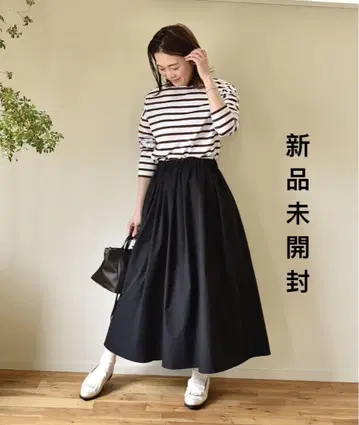 미사용 새상품 OURHOME 주름이 잘 가지 않는 스커트 블랙
