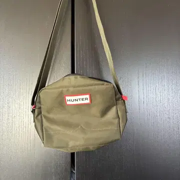 HUNTER 숄더백 올리브