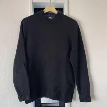UNIQLO 울 100% 크루넥 스웨터 M 블랙 일본제