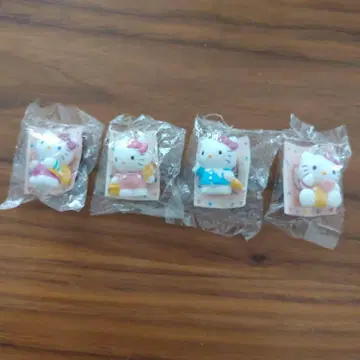 산리오 헬로키티 오마모리 키티 4종류 세트입니다. (미개봉품)