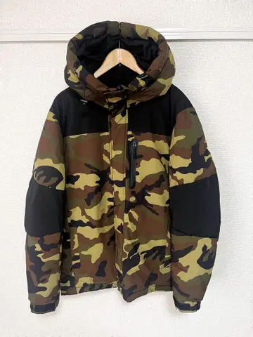 카모플라쥬 후드 부착 다운 자켓