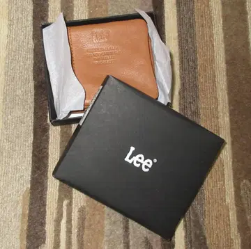 Lee 소가죽 접이식 지갑 (미사용 새상품) 일시적 10% 할인