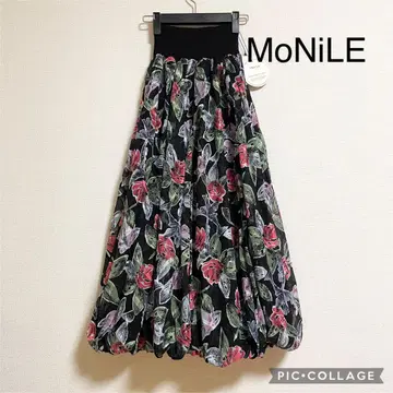 [ 새상품 ] 모니레 허리 리브 시어 자카드 꽃무늬 벌룬 스커트 블랙