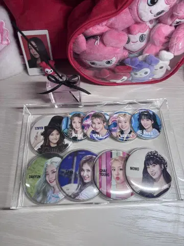 TWICE 모모 캔뱃지