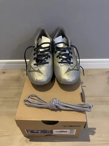 Mizuno 알파 축구화 21.0 실버 스파이크