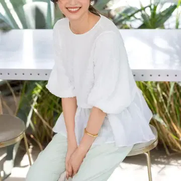 [쿠미쿄쿠] 새상품급 셔링 쉬폰 시어 페플럼 블라우스 화이트