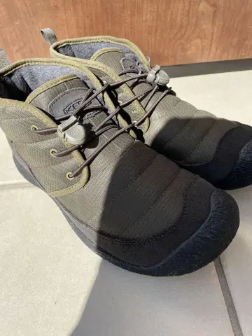 KEEN 킨 HOWSER 2 CHUKKA 남성용 부츠 다크 올리브