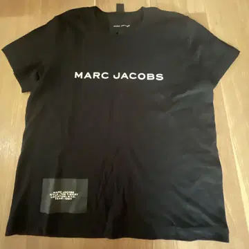 MARC JACOBS 블랙 T셔츠