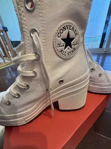한국 한정판 CONVERSE ALL STAR 화이트 하이컷 부츠