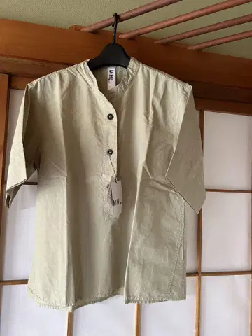 MHL 연한 녹색, 칠부 소매 셔츠 (사이즈 I)