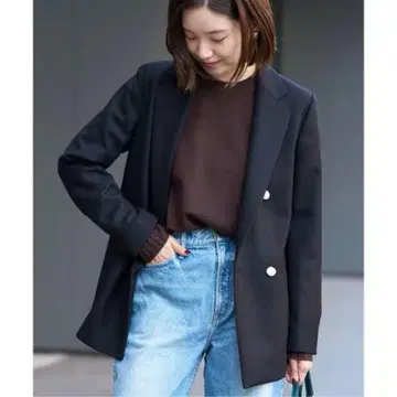 이에나 울 서지 골드 버튼 자켓