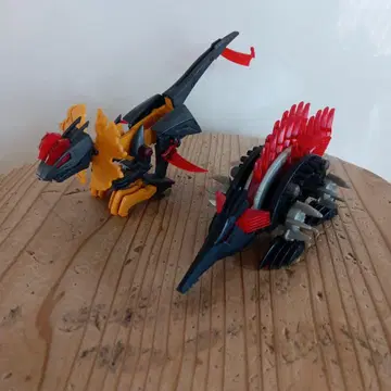 구 ZOIDS 2체