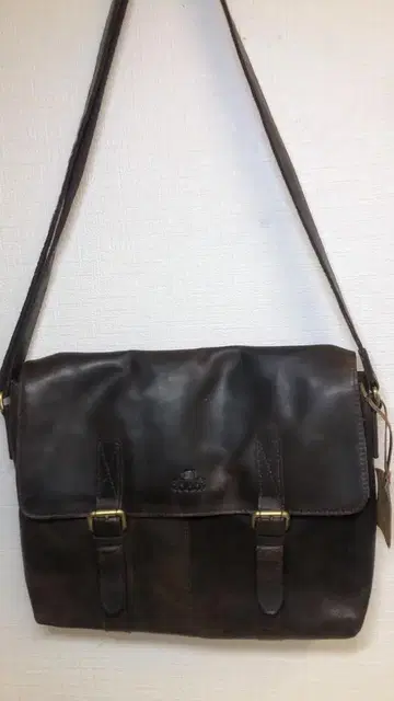 로워 렌 플랩 숄더백