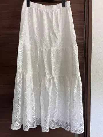 레이스 플레어 스커트 화이트 LUCA