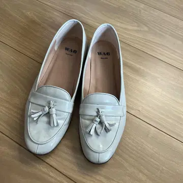 WAG 태슬 부착 로퍼 23.5cm