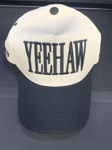 YEEHAW 캡 화이트 블랙