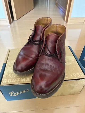 Danner 버건디 처카 부츠