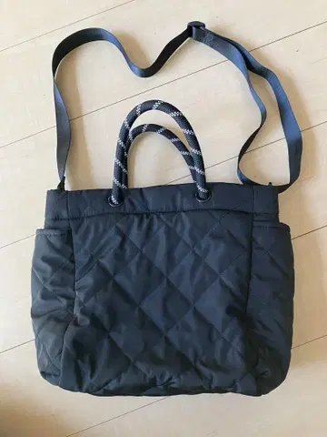 블랙 퀼팅 토트백