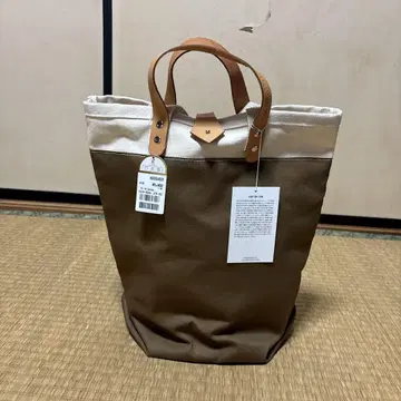 브라운/화이트 토트백