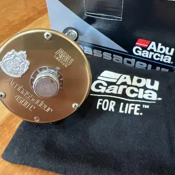 Abu Garcia 앰버서더 4500c bronze 거의 미사용