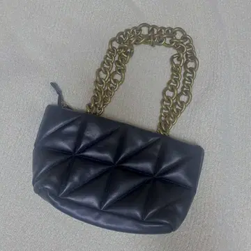 ZARA 블랙 가죽 퀼팅 숄더백