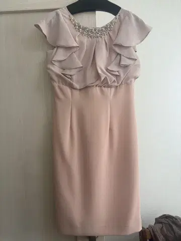 엘레강트 핑크 드레스 프릴 포함