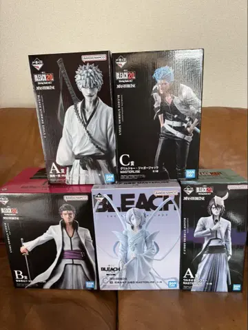 BLEACH 쿠로사키 이치고 쿠치키 루키아 아이젠 소스케 그림죠 울키오라