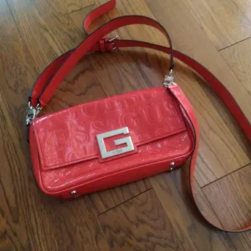 세일 GUESS 오렌지 숄더백