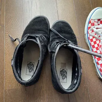 VANS 블랙 하이컷 & 레드 체크 로우컷