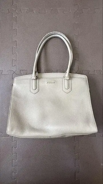 FURLA 베이지 가죽 핸드백