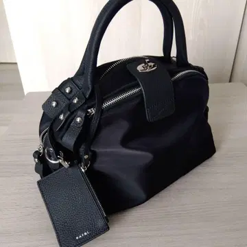블랙 나일론 숄더백