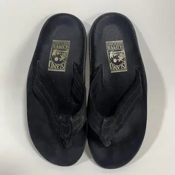 ISLAND SLIPPER 블랙 비치 샌들 공식 매장 구매 스웨이드