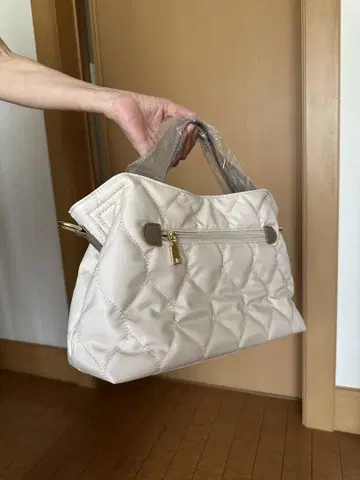 아이보리 퀼팅 토트백