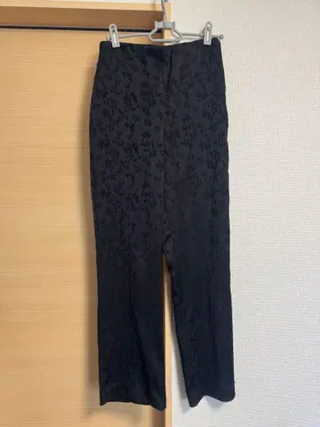 ZARA 블랙 플로럴 팬츠 EUR XS