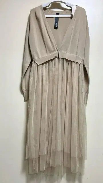 미사용 롱 쉬폰 가디건 긴팔 베이지