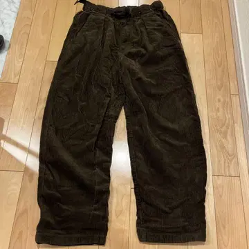 UNIQLO U 코듀로이 와이드 팬츠 다크 브라운