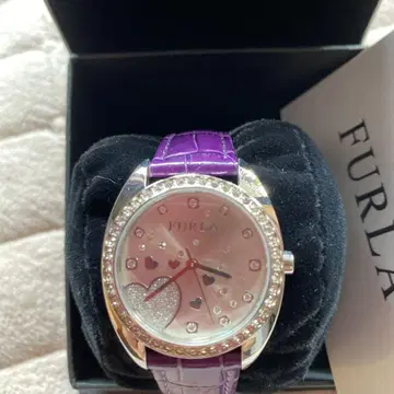 FURLA 하트 모티브 손목시계