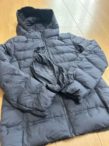 UNIQLO / 울트라 라이트 다운 후드 부착 블랙 S